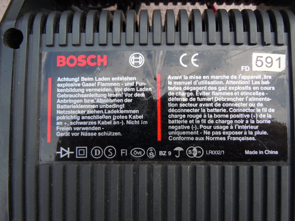 BOSCH Nabíječka - 5