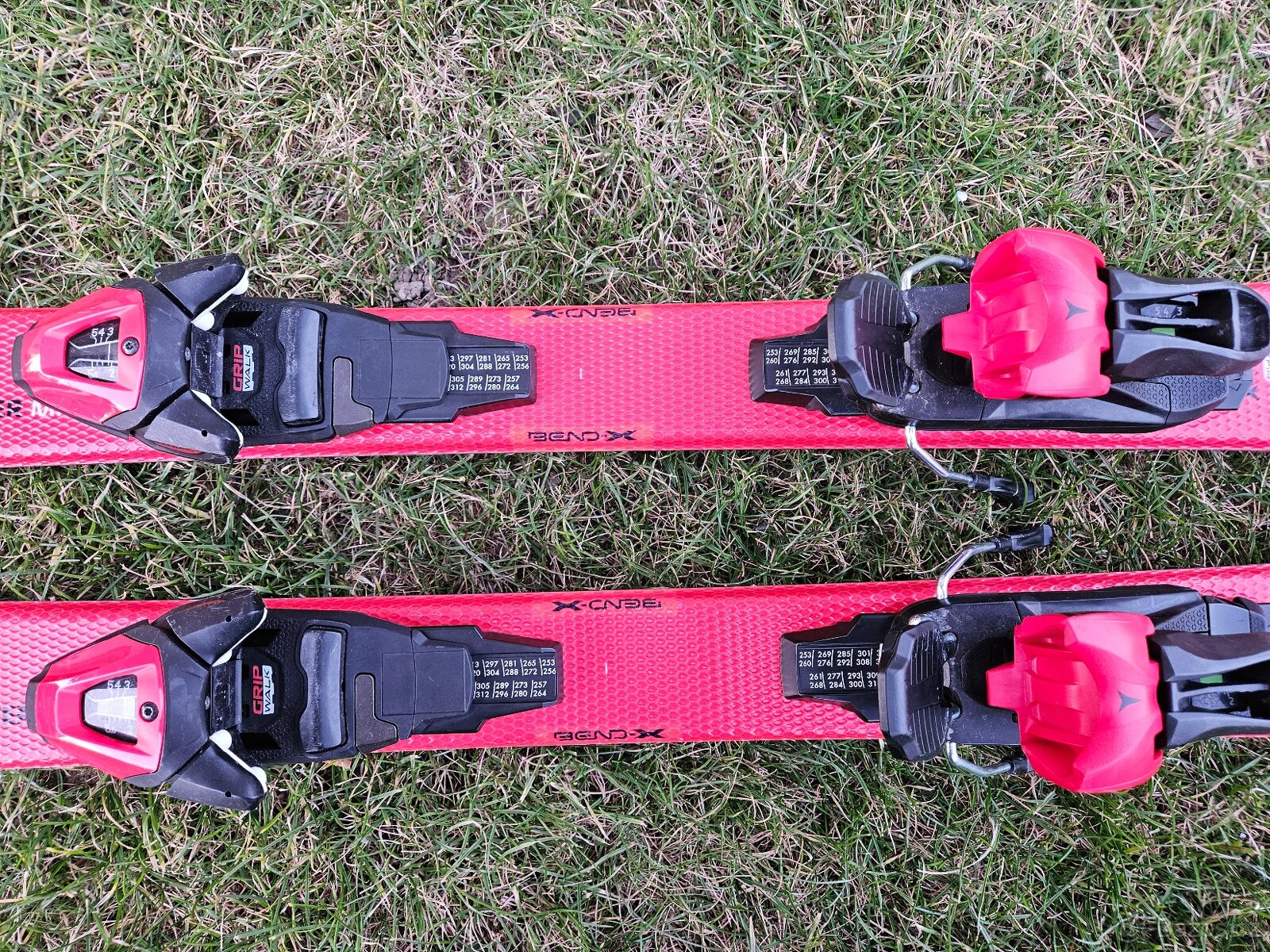 Juniorské lyže Atomic Redster MH 130cm, včetně hůlek - 5