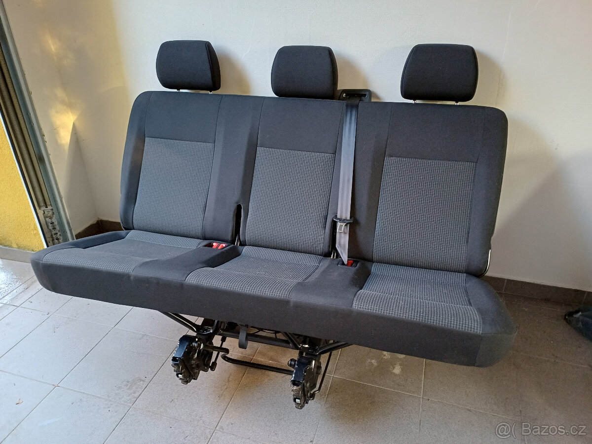 Prodám zadní troj sedačku VW T6, T6.1, třetí řada - 5