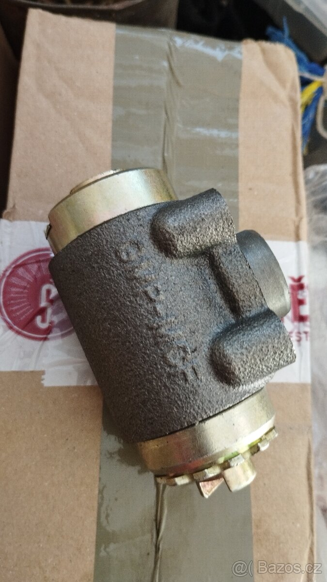 Multicar M25 - nová sada předních brzd - 5