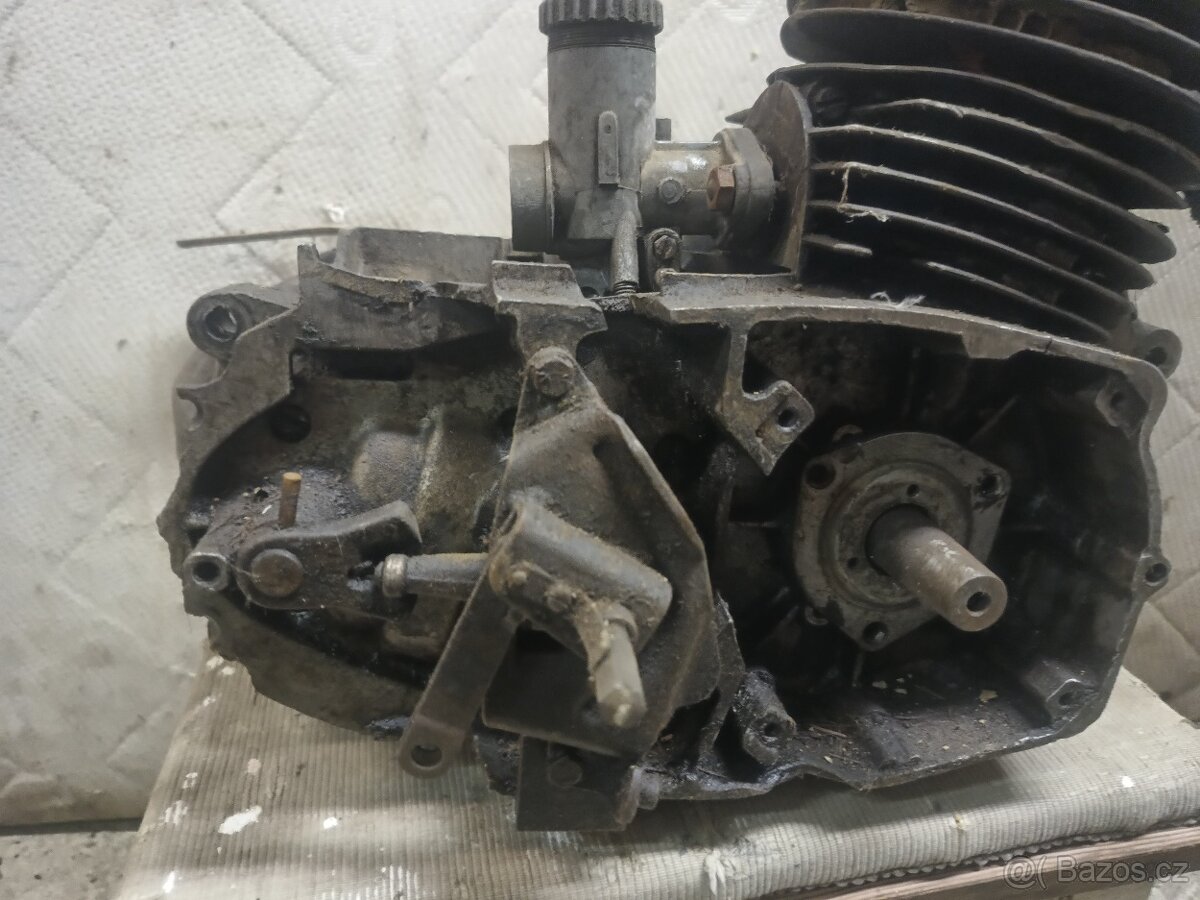 ČZ 175 / 502 motor - 5