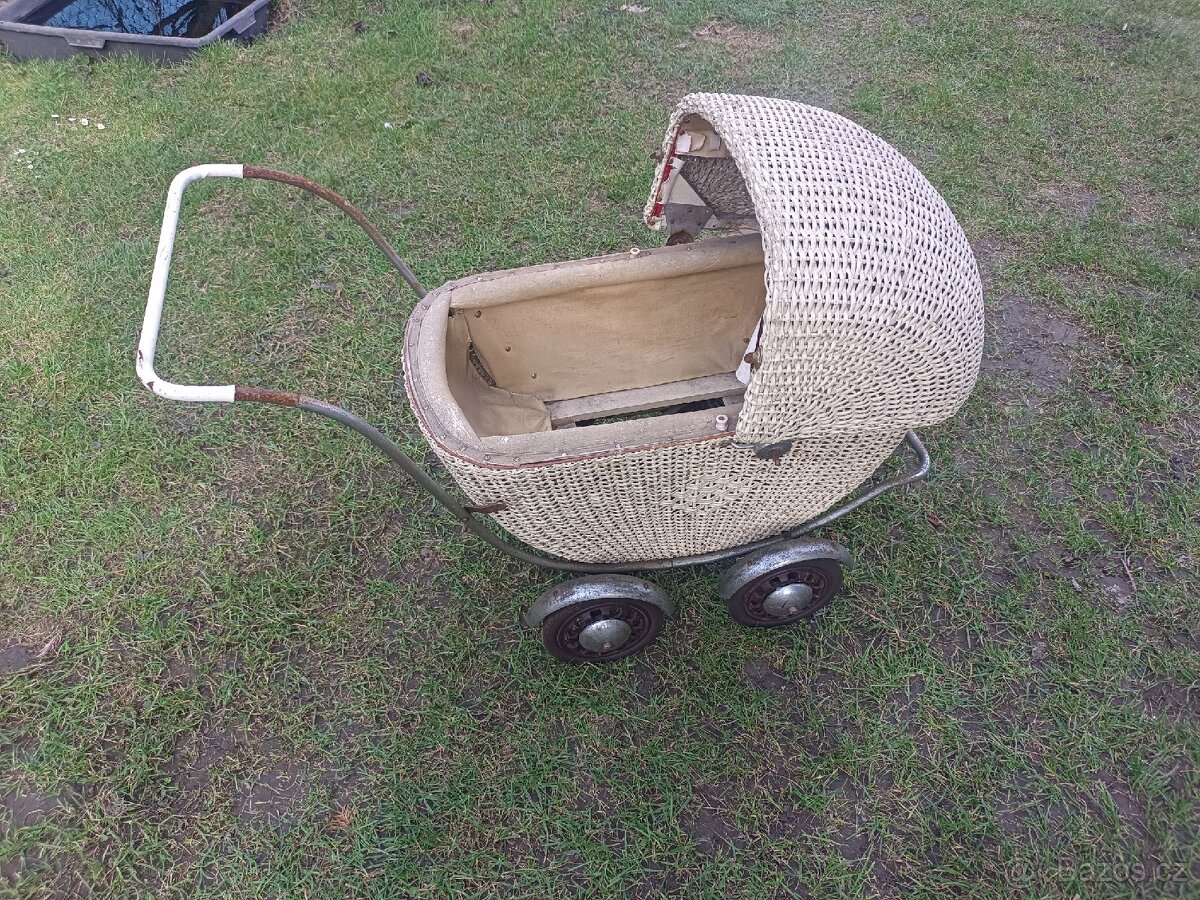 Retro kočárek pro panenky - 5