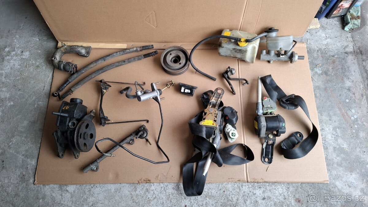 Toyota CarinaE - soubor náhradních dílů - 5