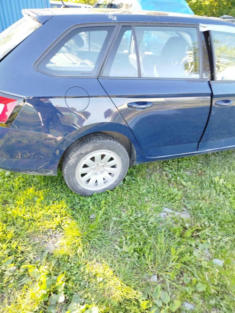 ŠKODA FABIA 3 COMBI 1,0 MPI 55KW - 5