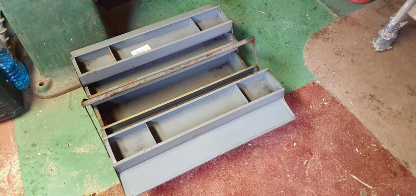 Skládací skříňka na nářadí - 5