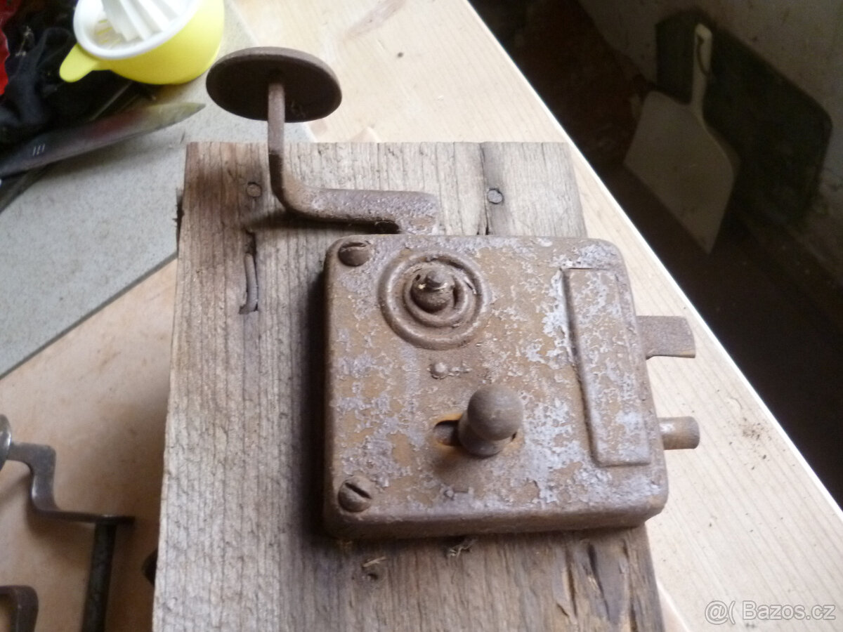 Staré krabicové zámky s klikami - 5