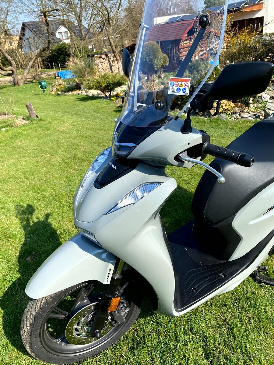 Skútr HONDA 125 SH - 5