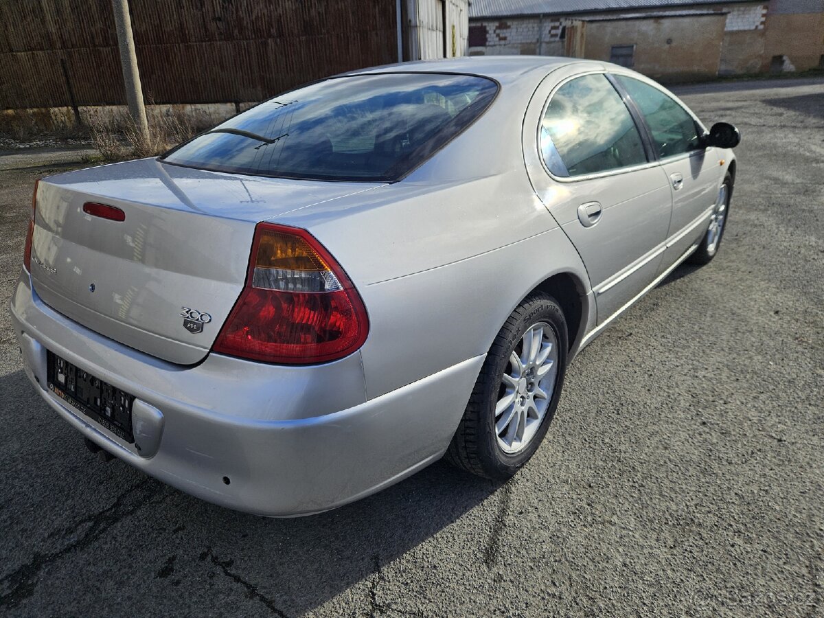 CHRYSLER 300M - 5