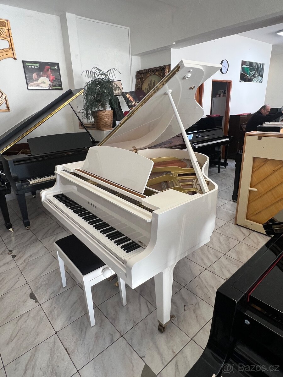 Japonský klavír Yamaha se zárukou 5 let. Doprava zdarma - 5