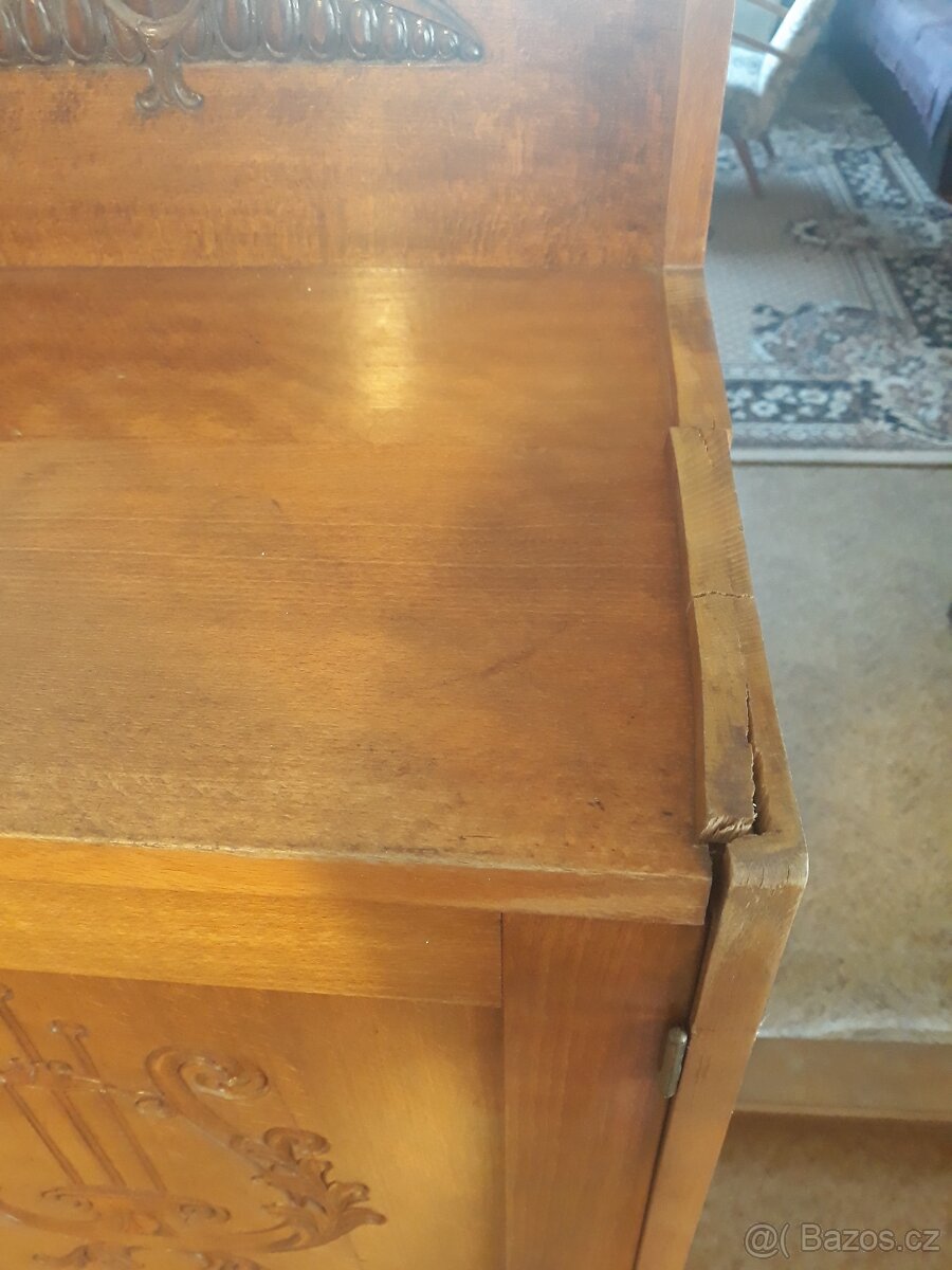 Prvorepubliková skříňka - 5