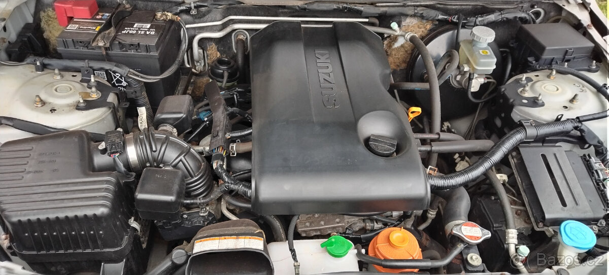 Suzuki Grand Vitara 2.4 benzín - 5