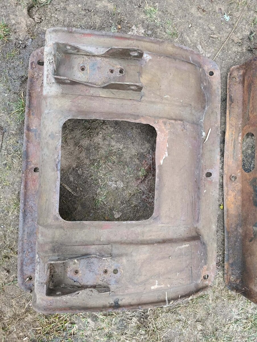 Plech pod nádrž Škoda 100 - 5