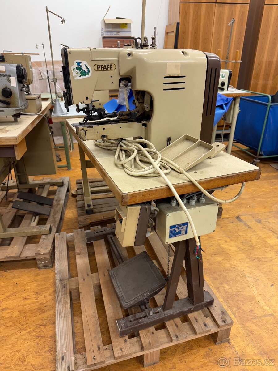 PFAFF 3306 Šicí stroj na knoflíky - 5
