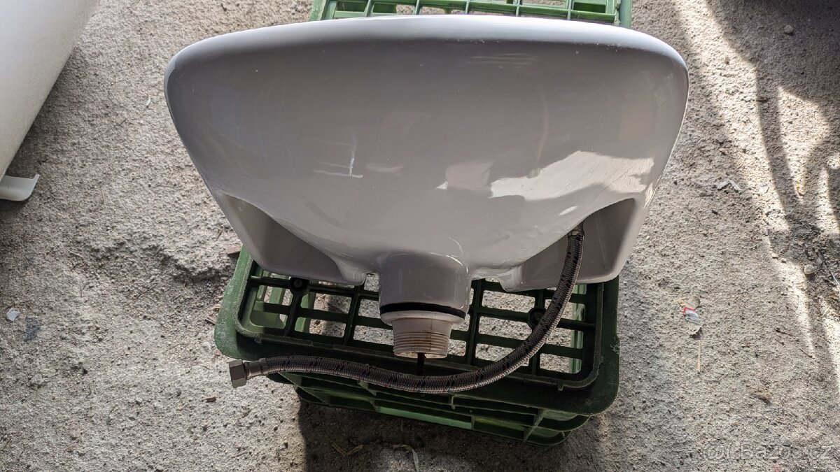 Bojler junior merloni 50 litrů a umyvadlo - 5