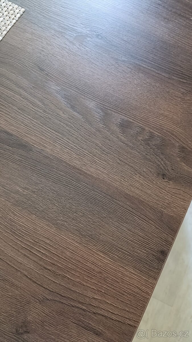 Kvalitní konferenční stůl s odkládací poličkou - 5