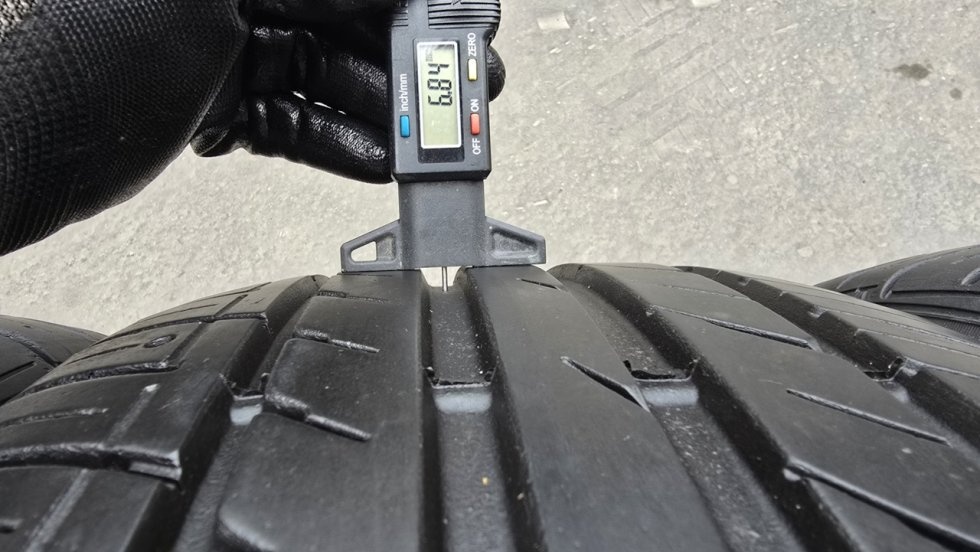 Letní pneu 245/45/18 Falken - 5