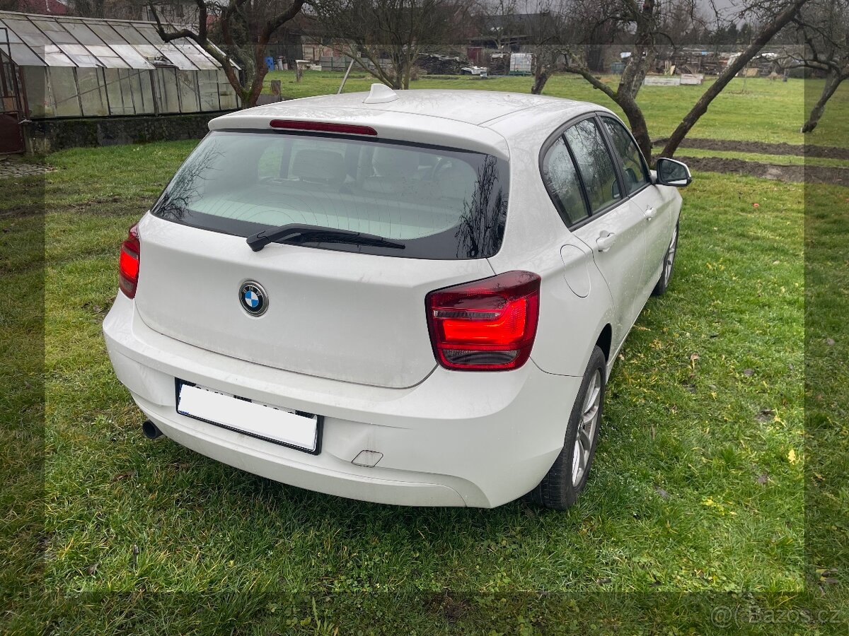 BMW 116i 100kw 2013 bílá + světlý interiér - 5