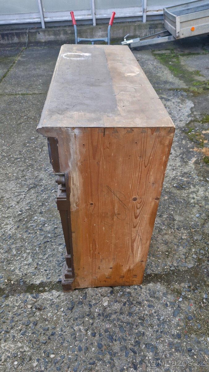 STARÁ LÉKÁRENSKÁ KOMODA - 5