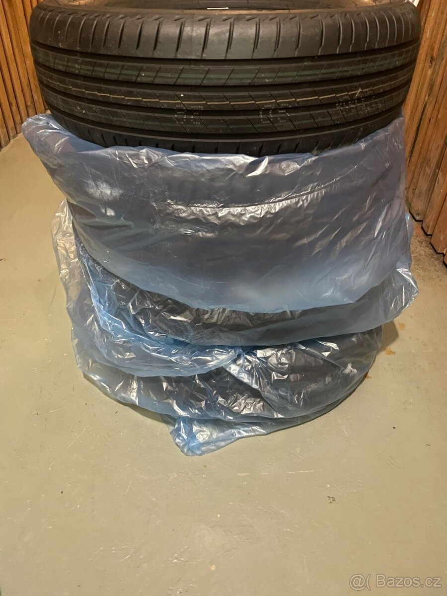 Bridgestone 195/85 R15 - 5