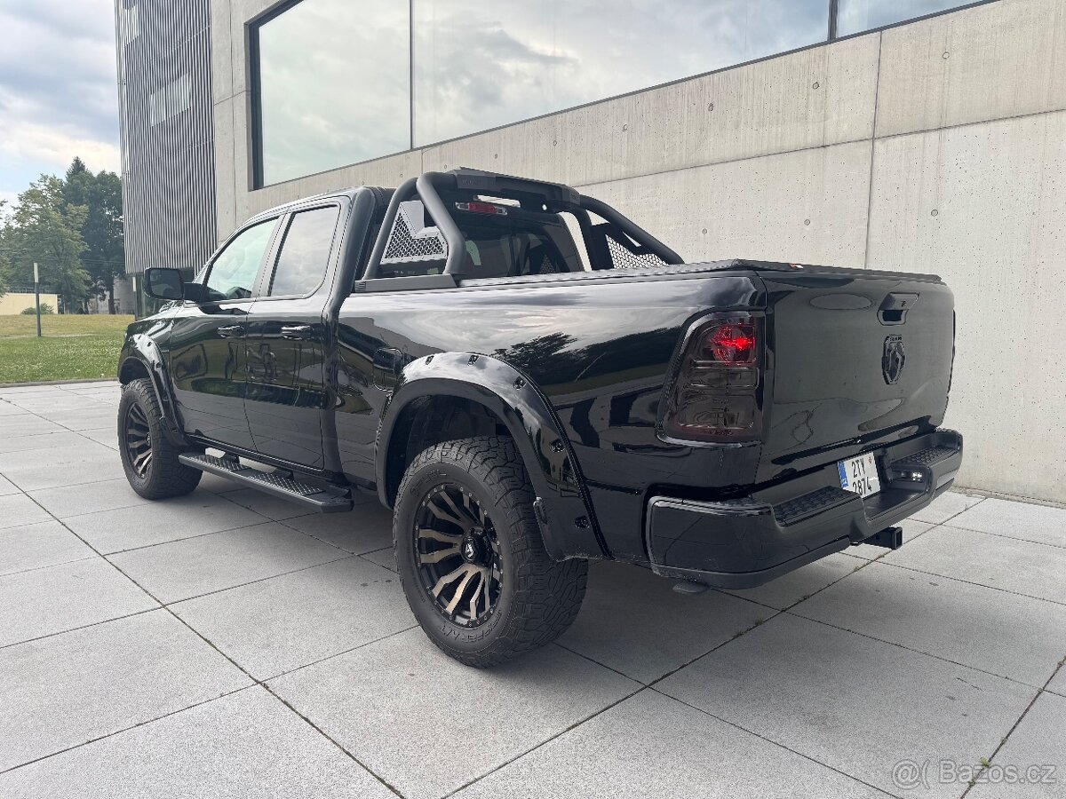 Dodge Ram 1500 5.7 HEMI 2019 55tis.km Klapka výfuku