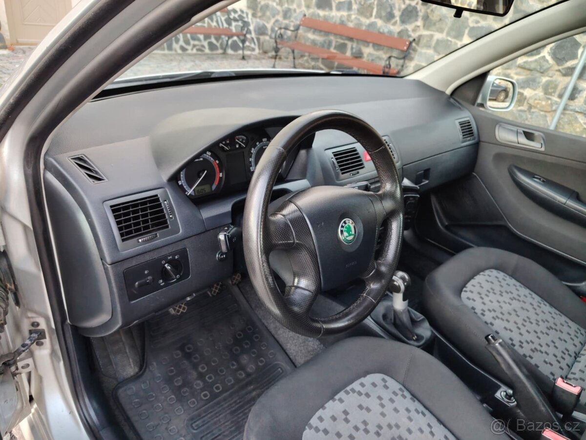 Prodám Škodu Fabii Hatchback 1.2 40kw, rok výroby 2007 - 5