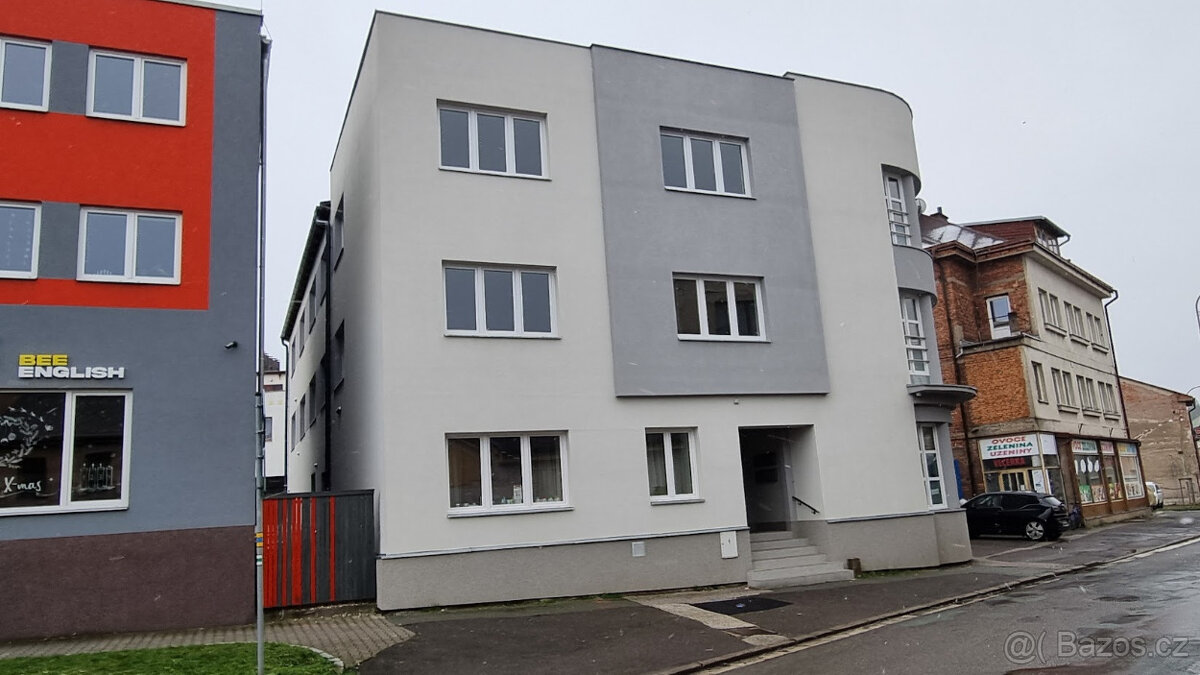 Pronajmu nebytový prostor 66 m2 v centru Č. Kostelce - 5