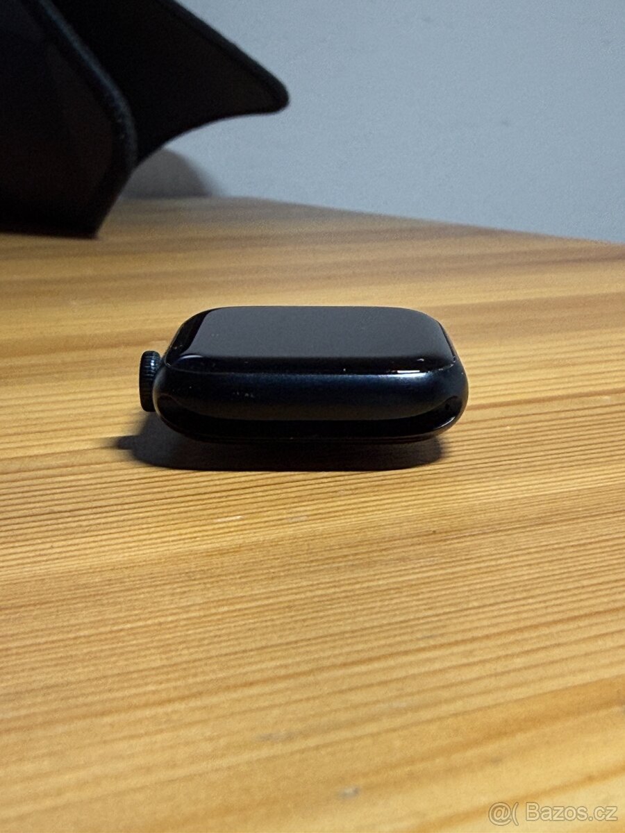 Prodám Apple Watch Series 8 (45mm) – Temně inkoustová. - 5