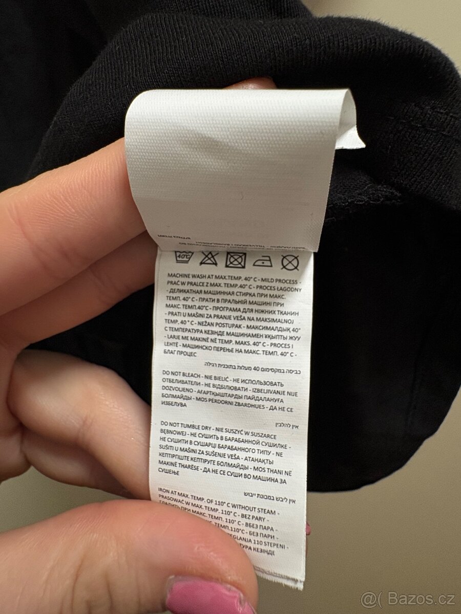 Černé tričko s kapsou - 5