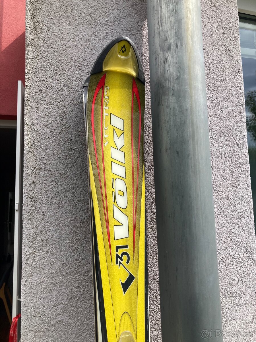 Lyže VöLKL V31 včetně vázání za hubičku - 5