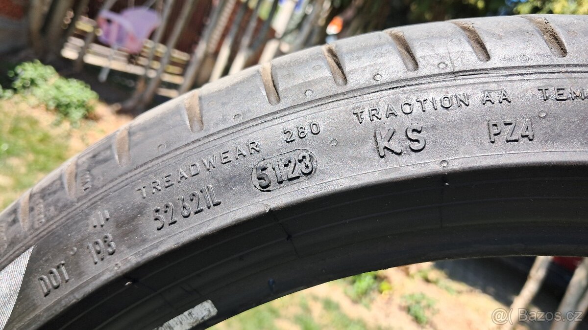 Pirelli P Zero 245/35 R19 - 5