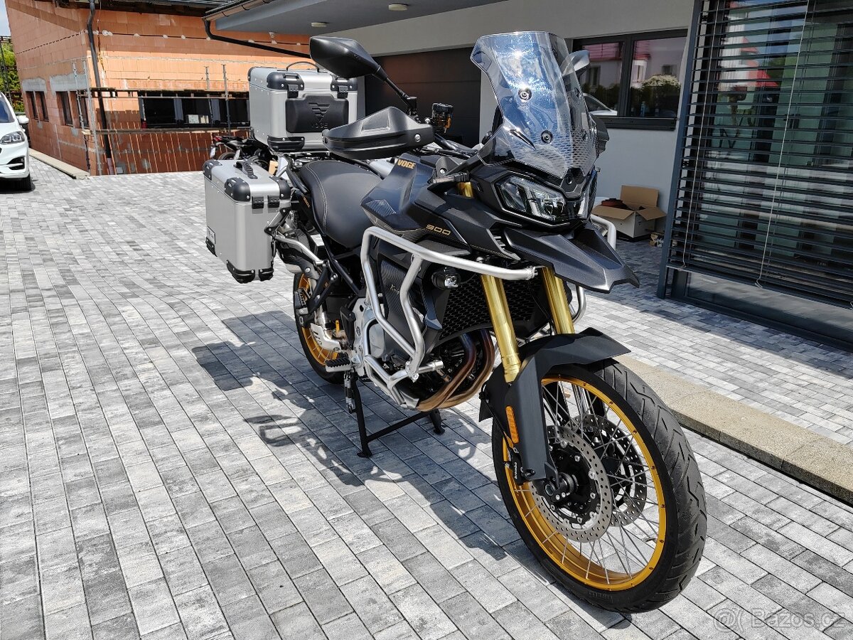 Voge 900 DSX Plná výbava záruka 10/2028