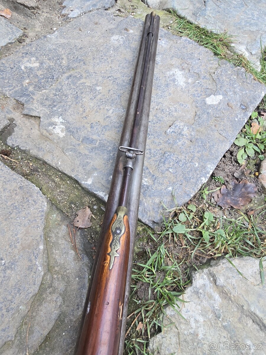 KRÁSNÁ HISTORICKÁ ZDOBENÁ BROKOVNICE - 5