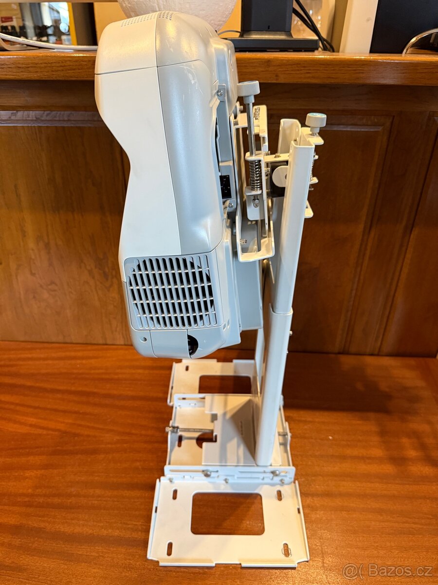 Dataprojektor s KPV Epson EB-485W + profi držák - 5