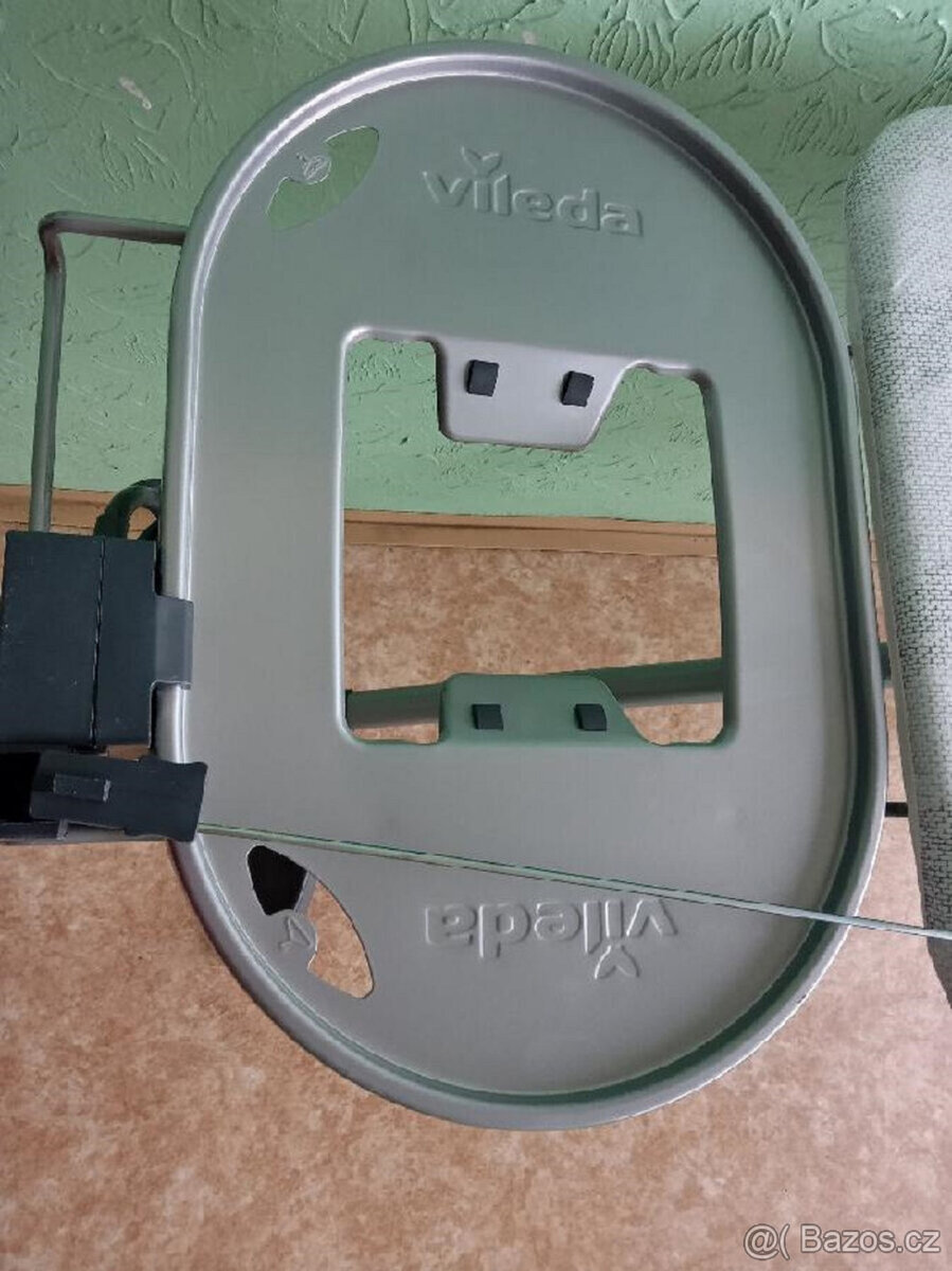 NOVÉ žehlící prkno Vileda Reflect se zásuvkou - 5