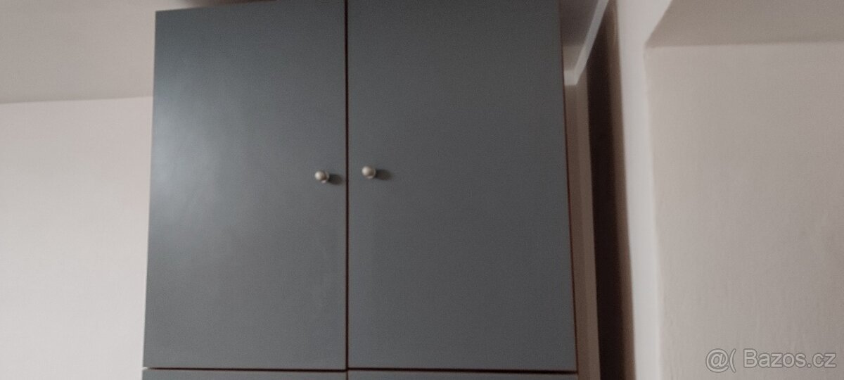 Dřevěná šatní skříň s nástavcem - 5