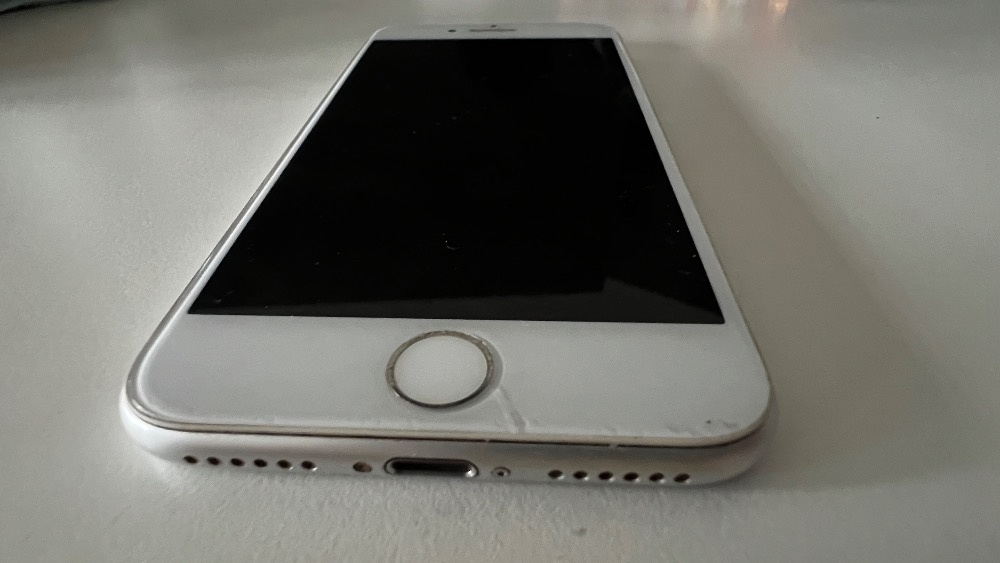 iPhone 8 64GB – plně funkční - 5