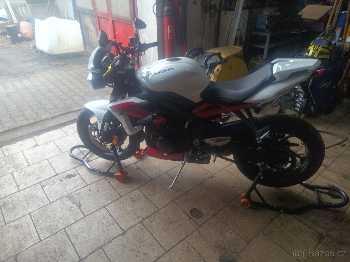 Triumph Street triple 675 - 5