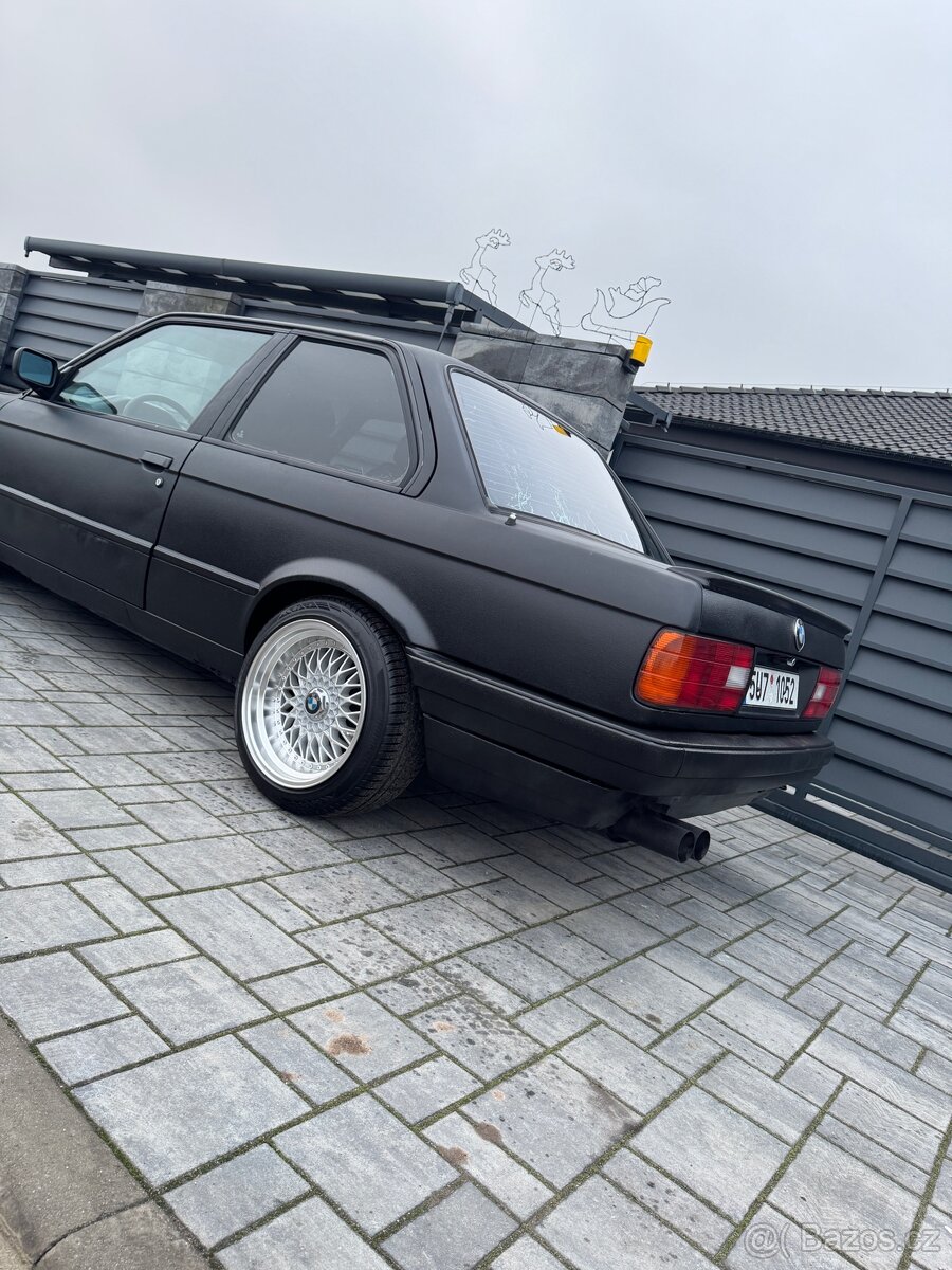 BMW e30 325i - 5