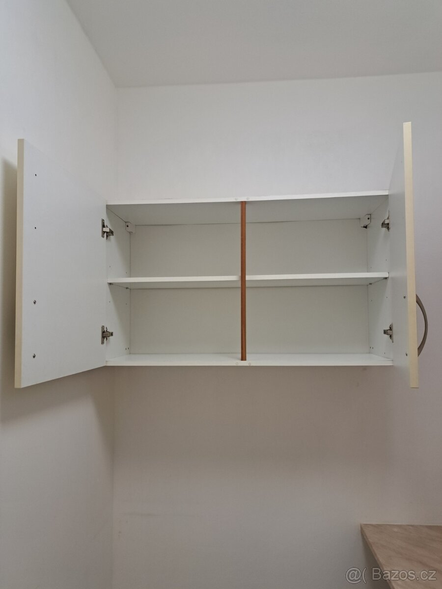 Malá kuchyňská linka ve výborném stavu - 5
