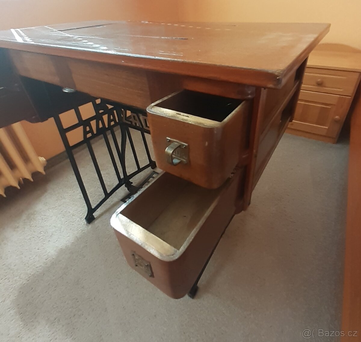 Šicí stroj LADA - 5