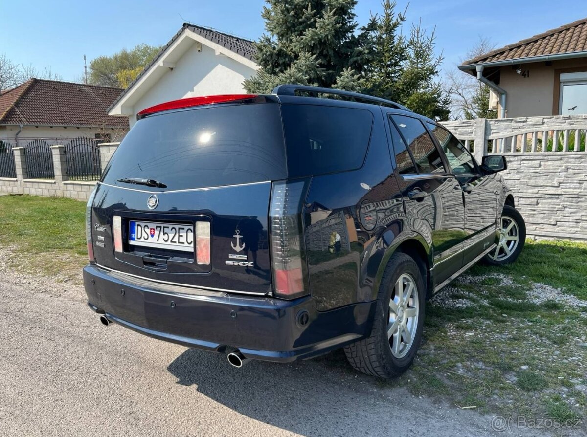 Cadillac SRX 4.6i - 5
