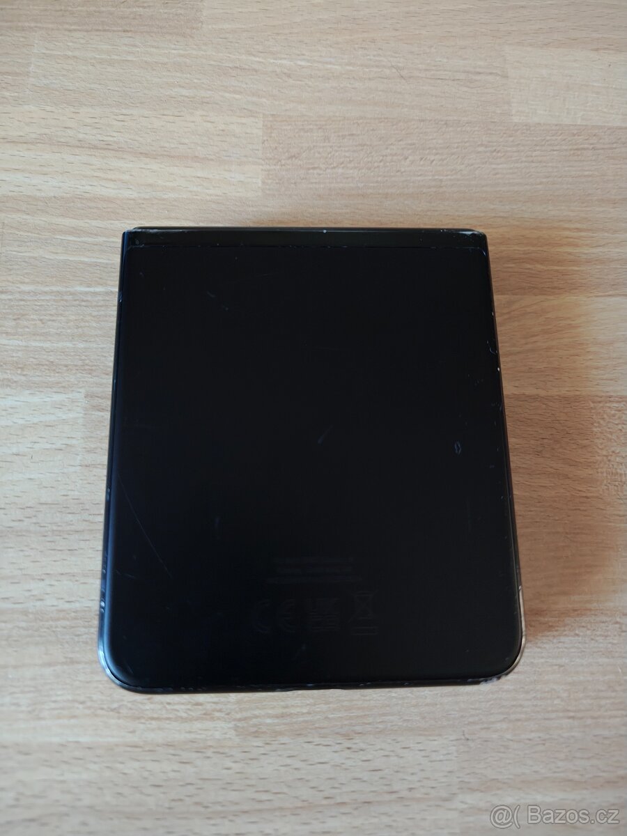 Samsung Z Flip 3 - 5