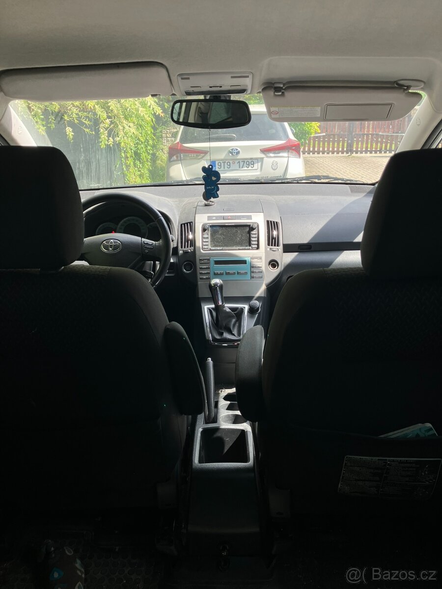 Toyota Corolla Verso 2.2 D-4D, 100 kW - 5