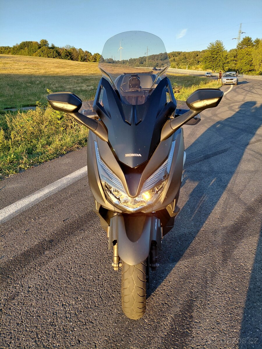 Honda Forza 350 - 5