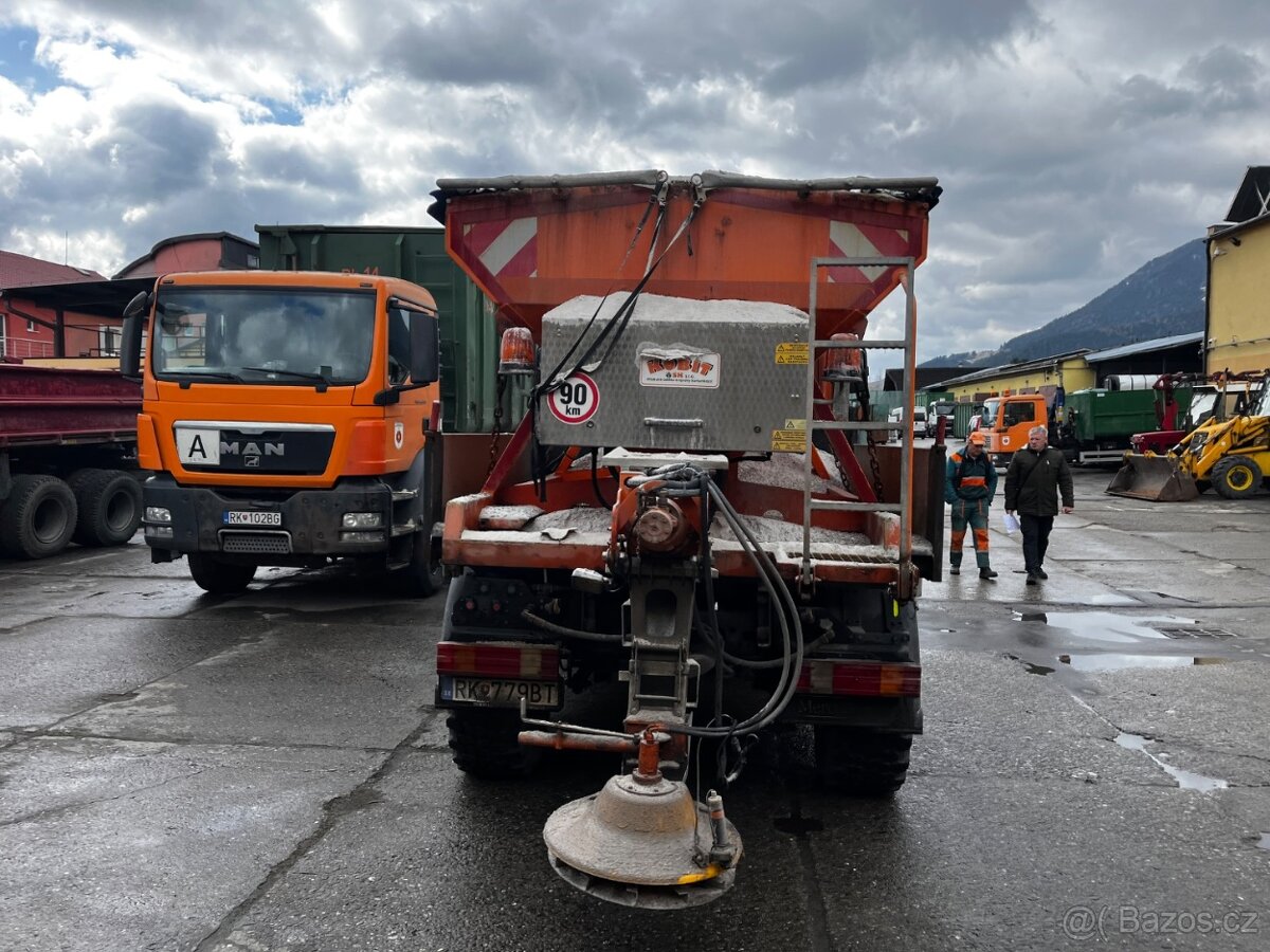 MB UNIMOG U 300 4X4