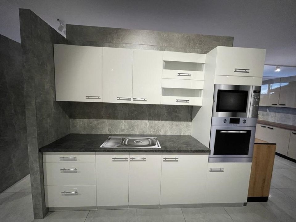 Vzorková kuchyňská sestava LARA v LESKU - 5