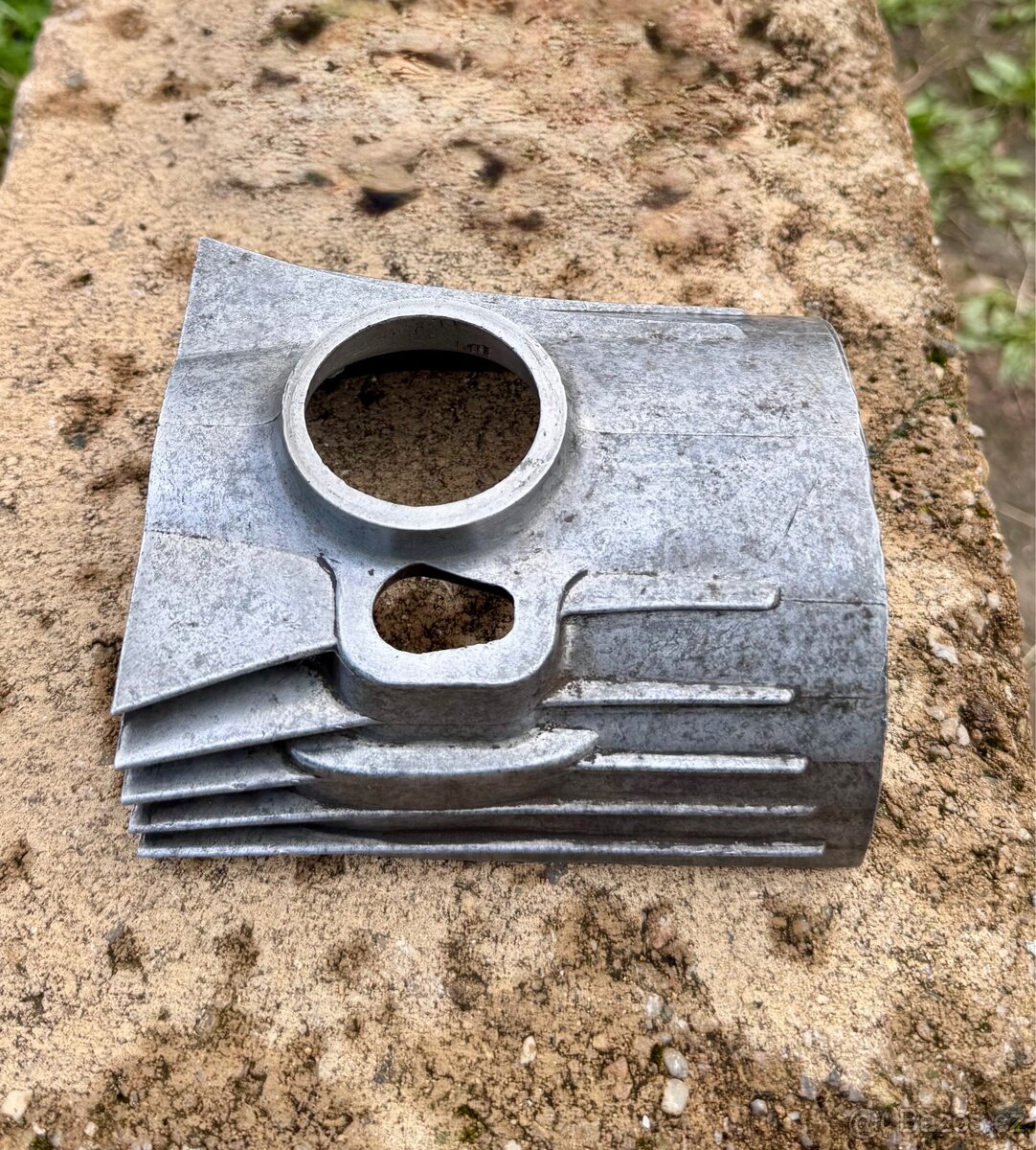 ČZ 125 175 250 - kryt karburátoru - 5