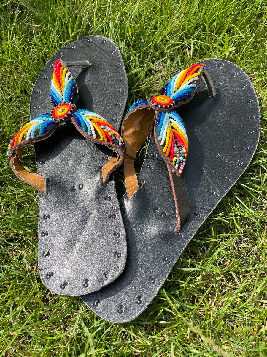 Pantofle žabky s ozdobnými barevnými korálky - 5