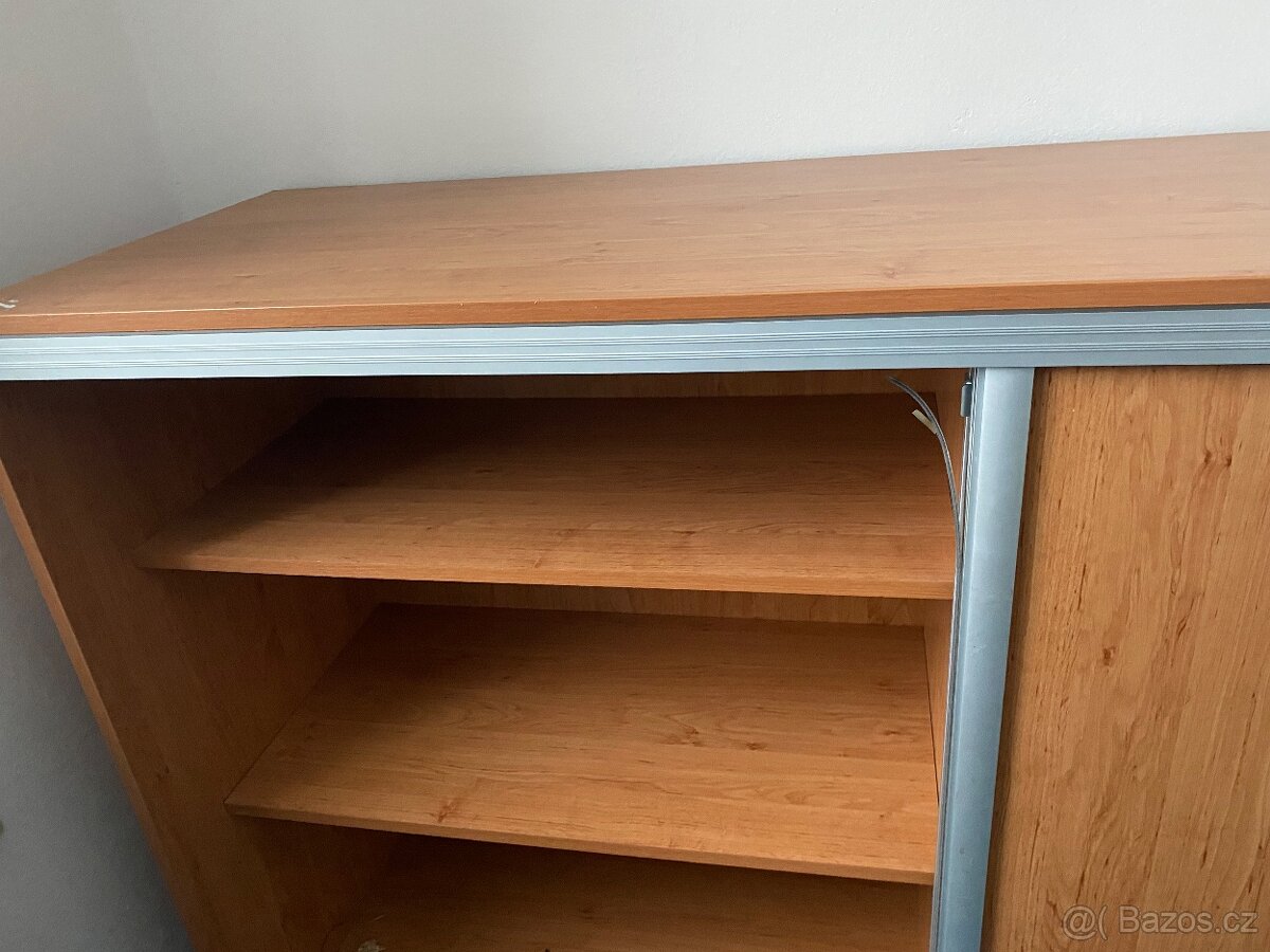 Kancelářský stůl s komodou - 5