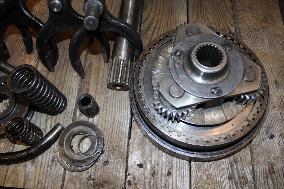 Zetor crystal převodovka obal meziskříň soukolí - 5